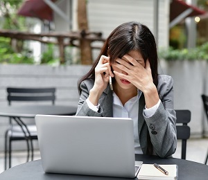 Woman-Experiencing-Effects-of-Stress